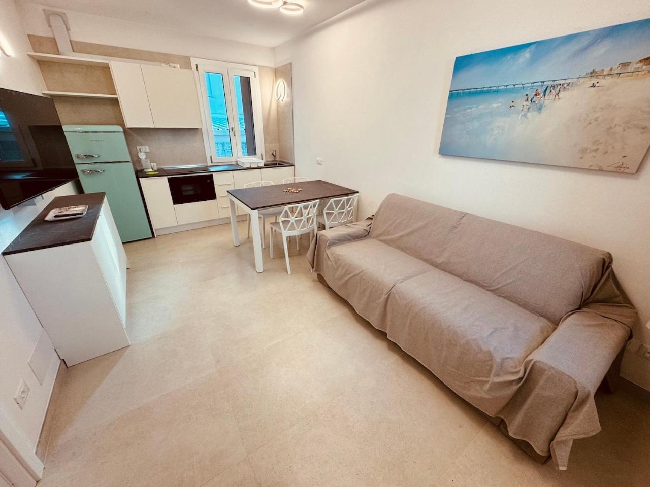 App4Rent Villa Zanetti - Appartamenti Con Spiaggia Privata Frontemare Lido di Jesolo Eksteriør billede