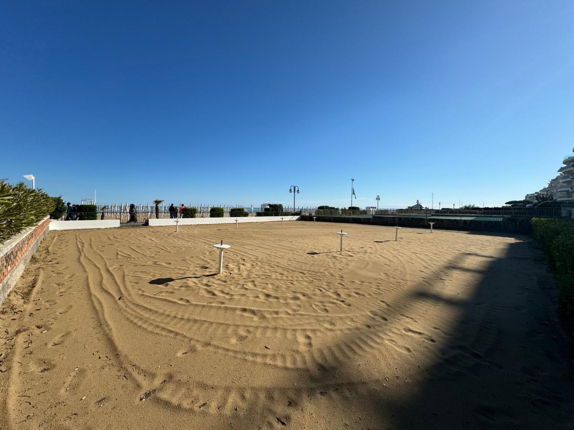 App4Rent Villa Zanetti - Appartamenti Con Spiaggia Privata Frontemare Lido di Jesolo Eksteriør billede