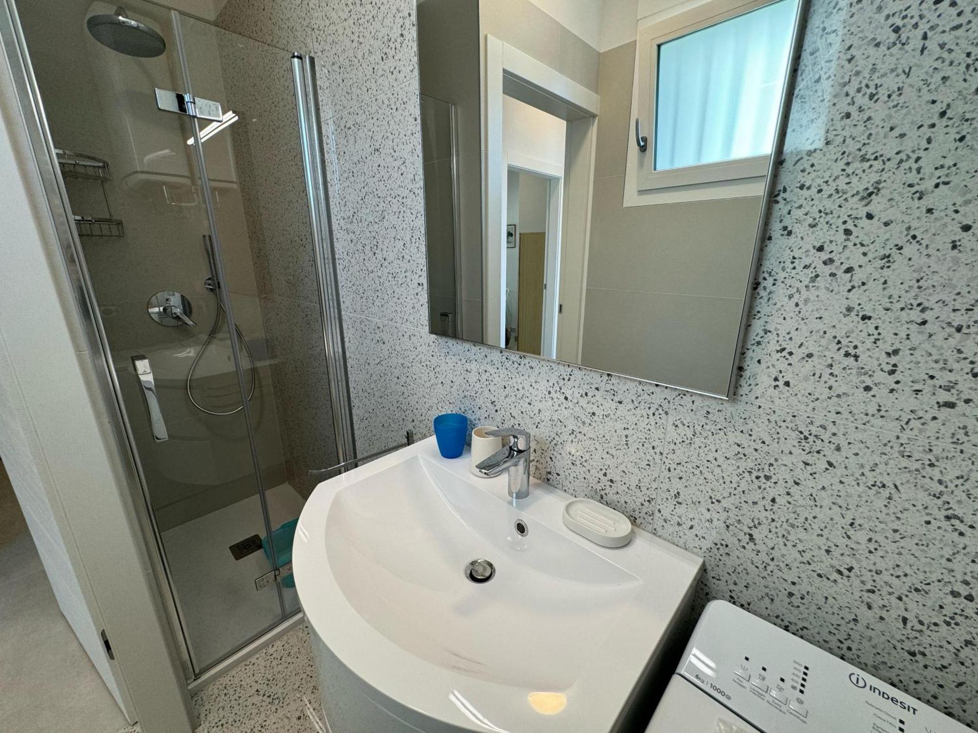 App4Rent Villa Zanetti - Appartamenti Con Spiaggia Privata Frontemare Lido di Jesolo Eksteriør billede
