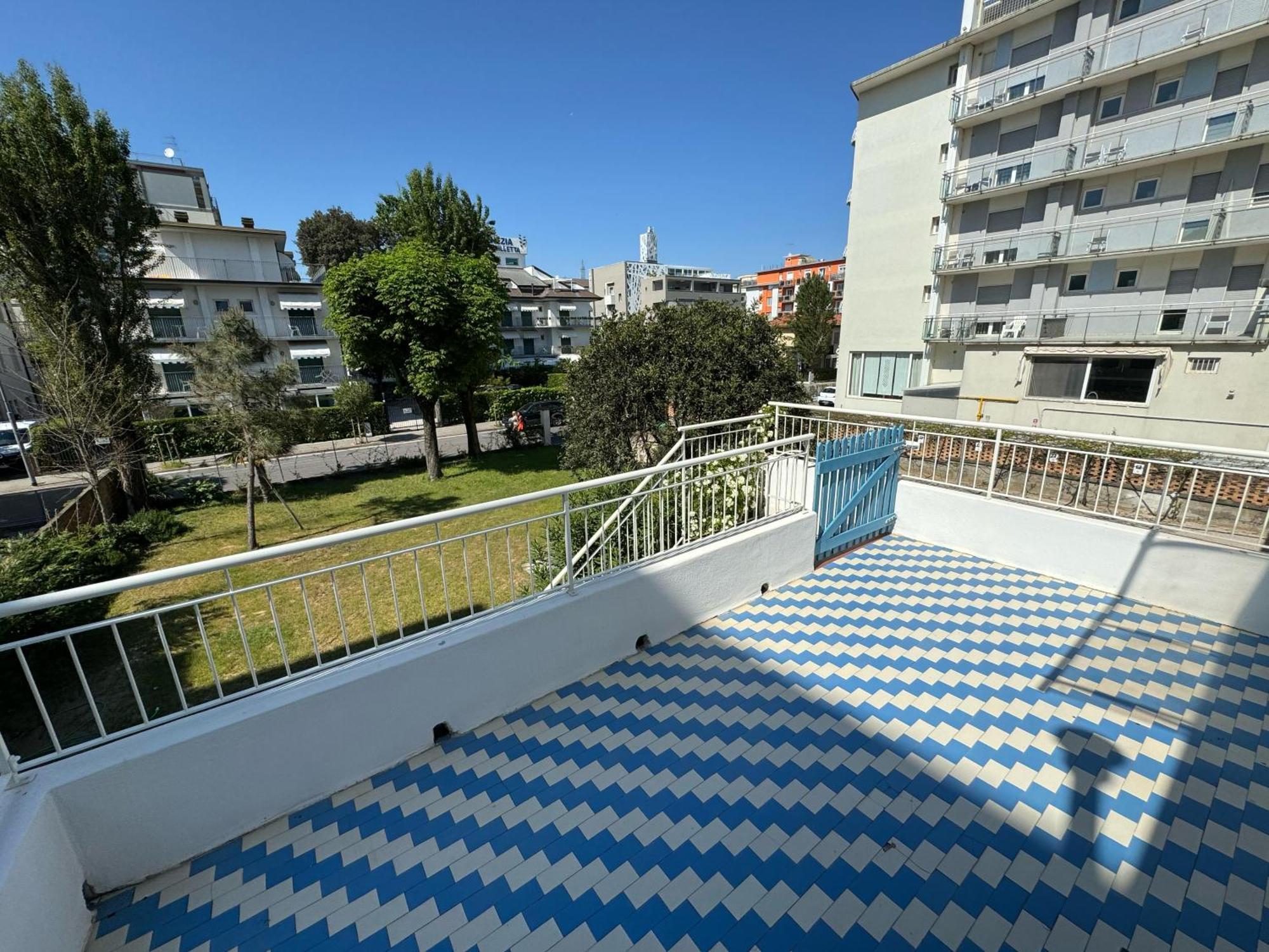 App4Rent Villa Zanetti - Appartamenti Con Spiaggia Privata Frontemare Lido di Jesolo Eksteriør billede